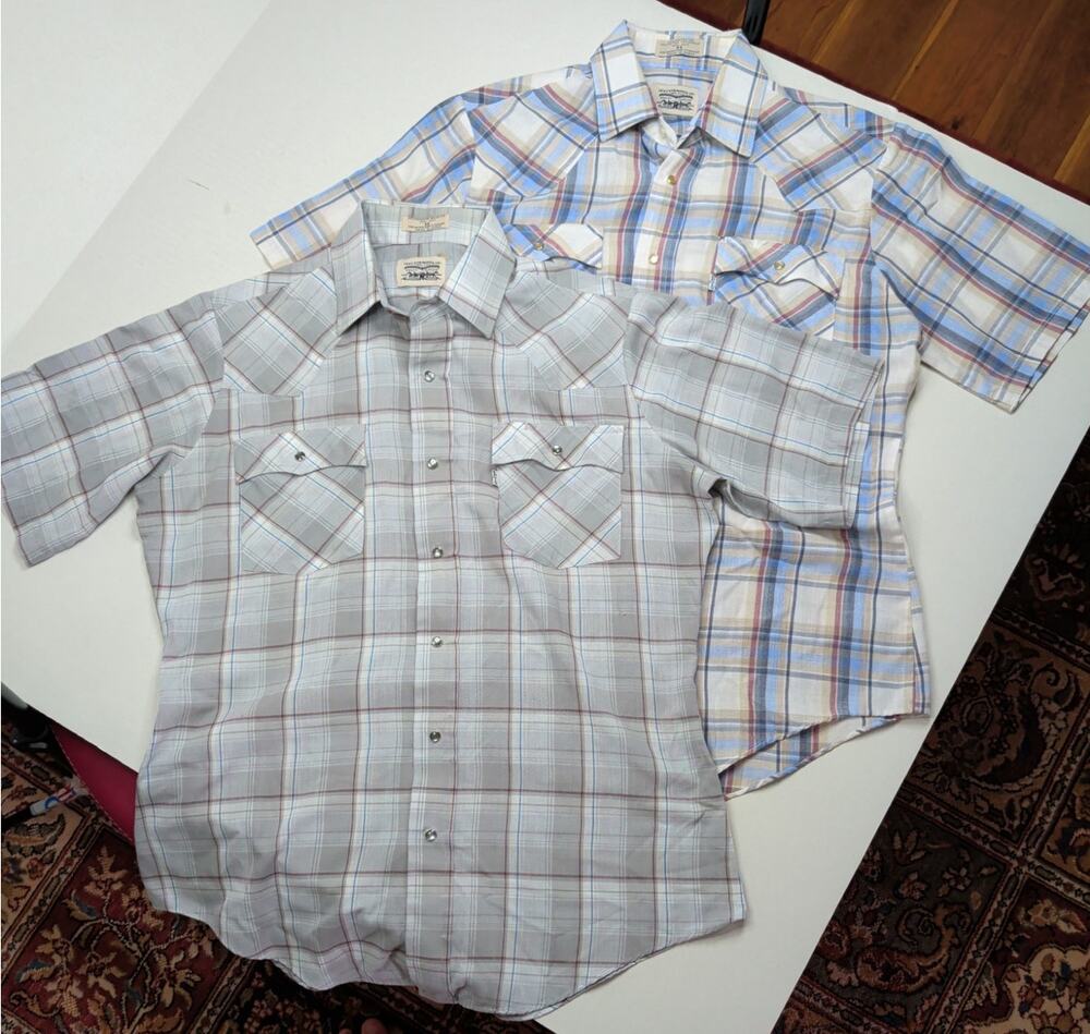 2 Levi's Mens M Western Shirt Short Sleeve Pearl Snap Plaid Blue Red White Tan